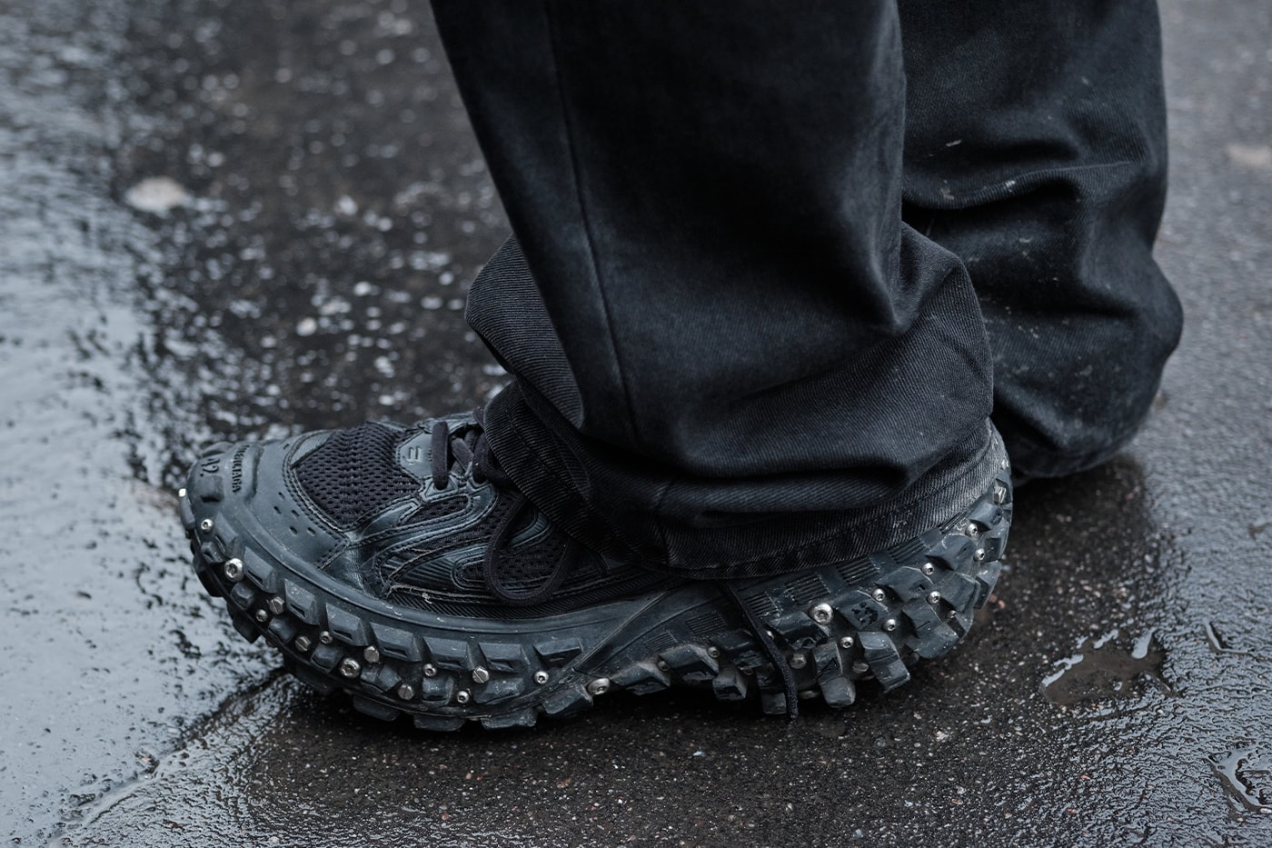 Best Footwear Trends at Paris Fashion Week Men's FW26 nike cdghp comme des garcons asics salomon spunge osmosis carhartt wip