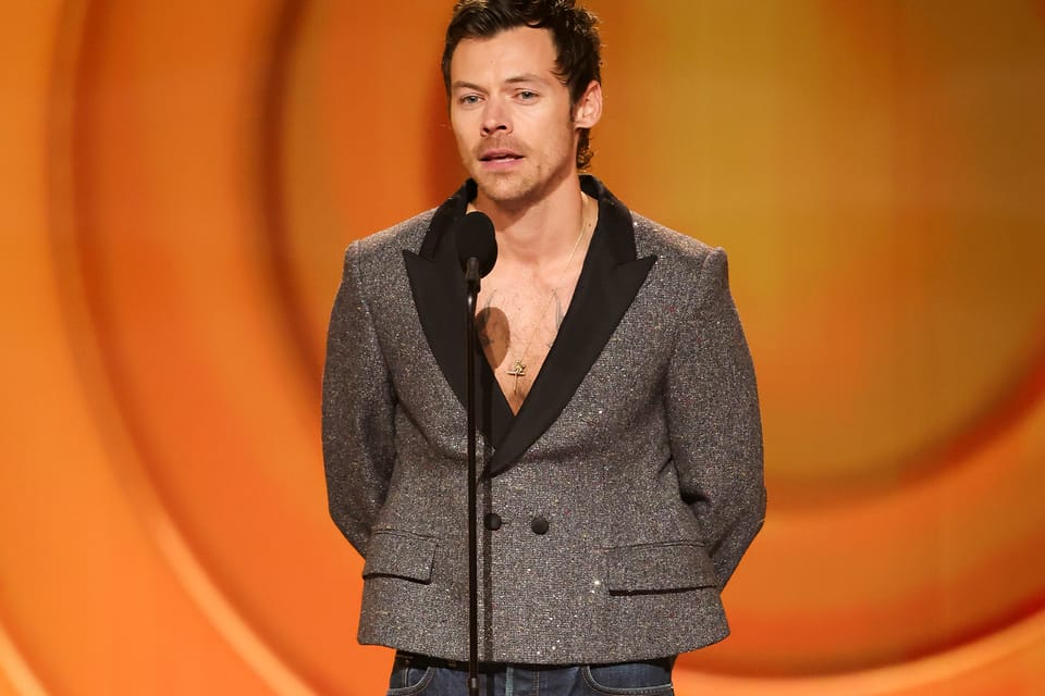 hypebeast.com - Joyce Li - Fit Check: Harry Styles Delivers a Masterclass in Modern Tailoring With Jonathan Anderson's Dior at the 2026 Grammys