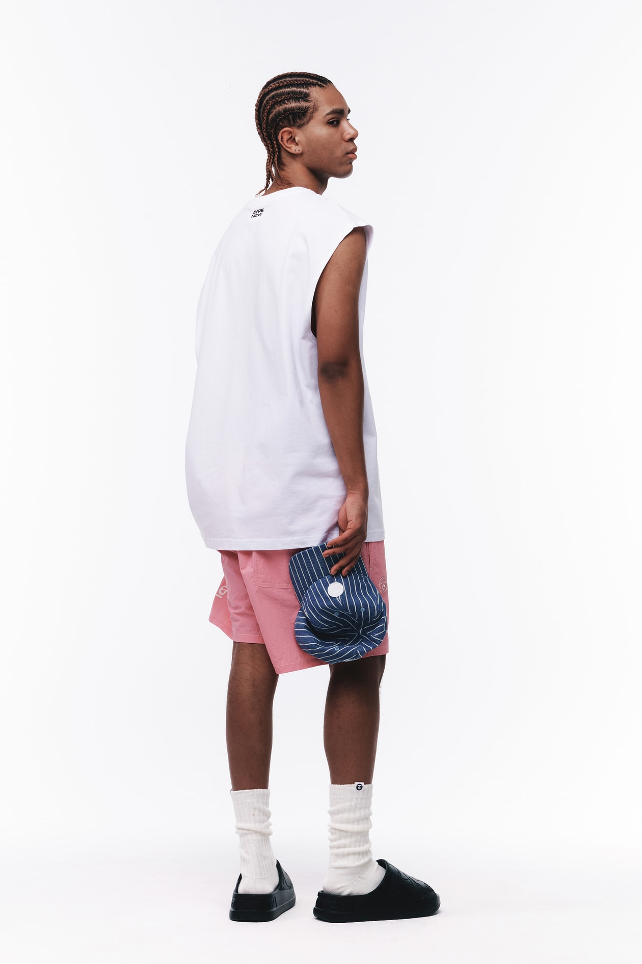 AAPE BY A BATHING APE® mise tout sur le minimalisme et le pickleball pour le printemps-été