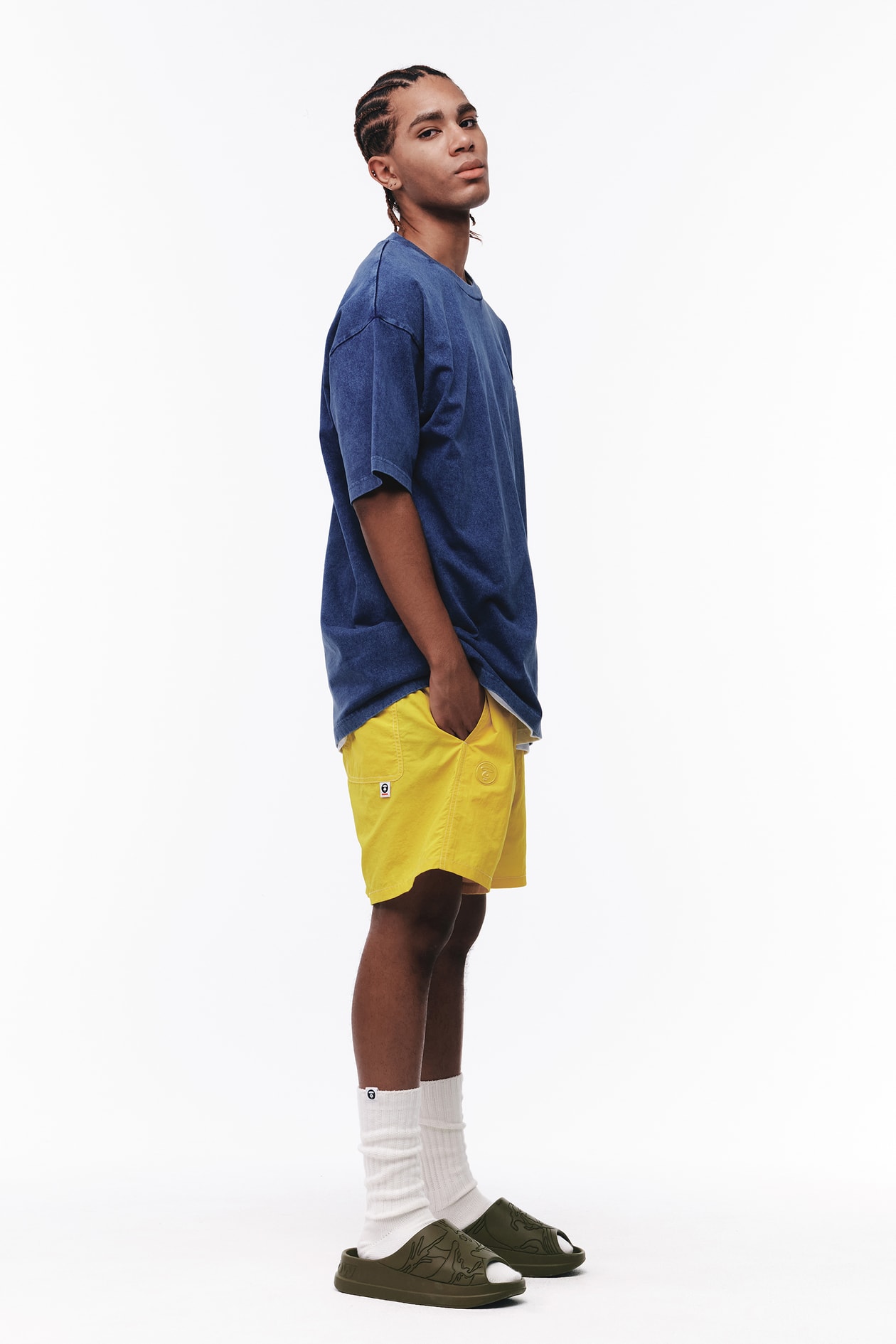 AAPE BY A BATHING APE® mise tout sur le minimalisme et le pickleball pour le printemps-été