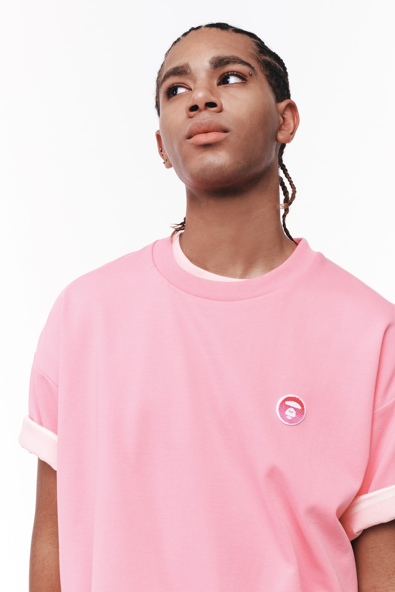 AAPE BY A BATHING APE® mise tout sur le minimalisme et le pickleball pour le printemps-été