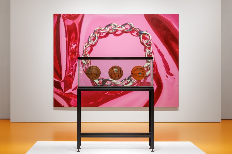 espace louis vuitton osaka jeff koons artworks sculptures paintings 