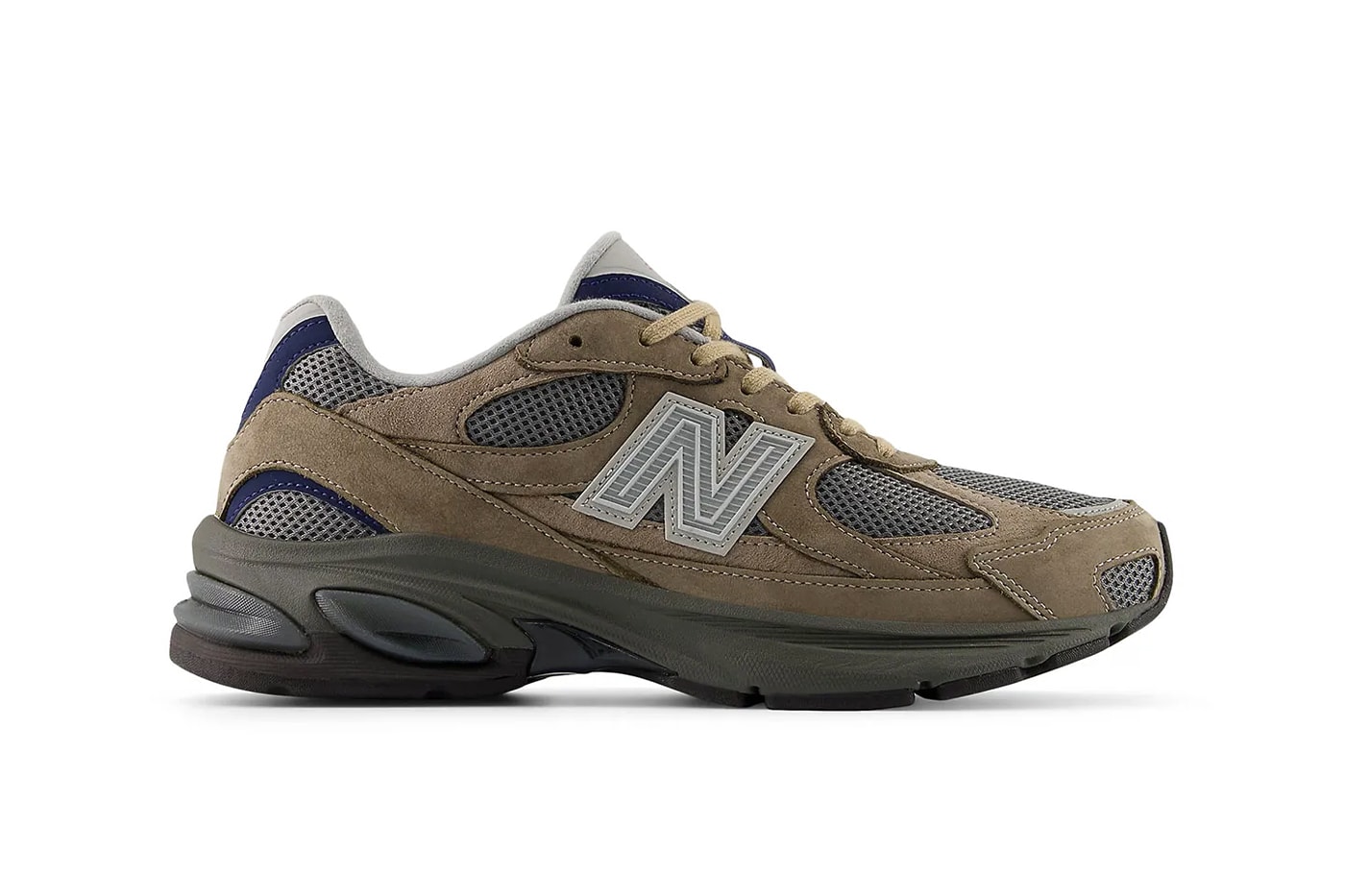 Khakis and New Balance Connect for the 2010 "Day Tour" Exclusive U2010741