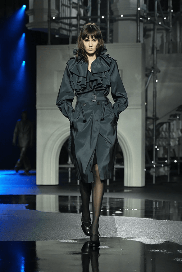 Burberry Fall Winter 2026 London Fashion Week menswear womenswear runway show daniel lee