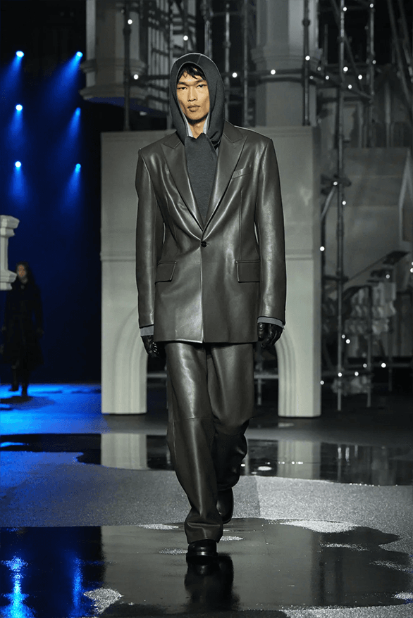 Burberry Fall Winter 2026 London Fashion Week menswear womenswear runway show daniel lee