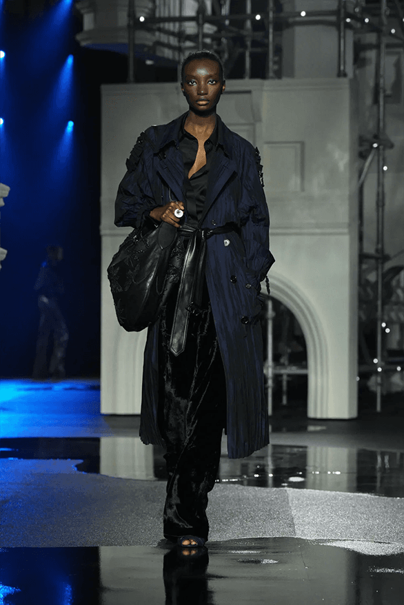 Burberry Fall Winter 2026 London Fashion Week menswear womenswear runway show daniel lee