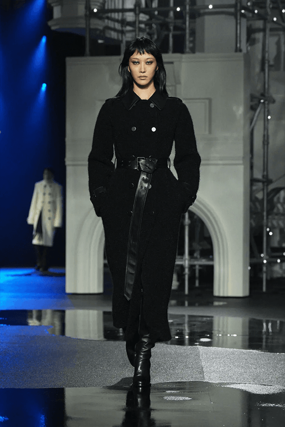 Burberry Fall Winter 2026 London Fashion Week menswear womenswear runway show daniel lee