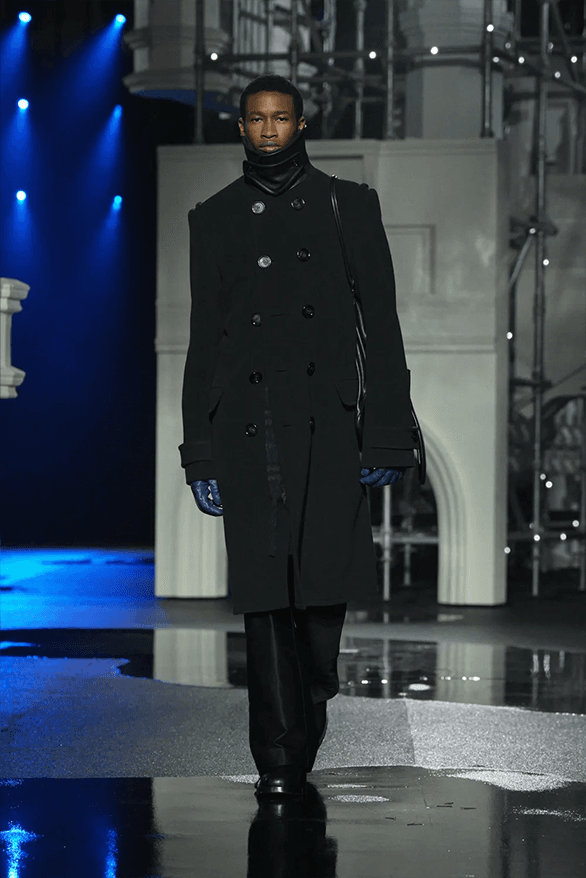 Burberry Fall Winter 2026 London Fashion Week menswear womenswear runway show daniel lee