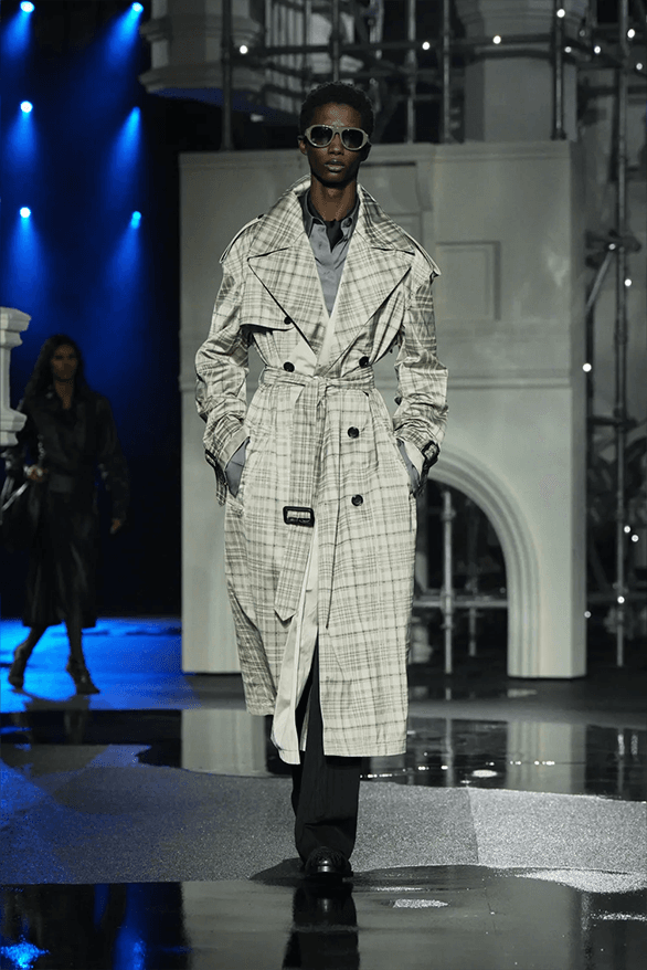 Burberry Fall Winter 2026 London Fashion Week menswear womenswear runway show daniel lee