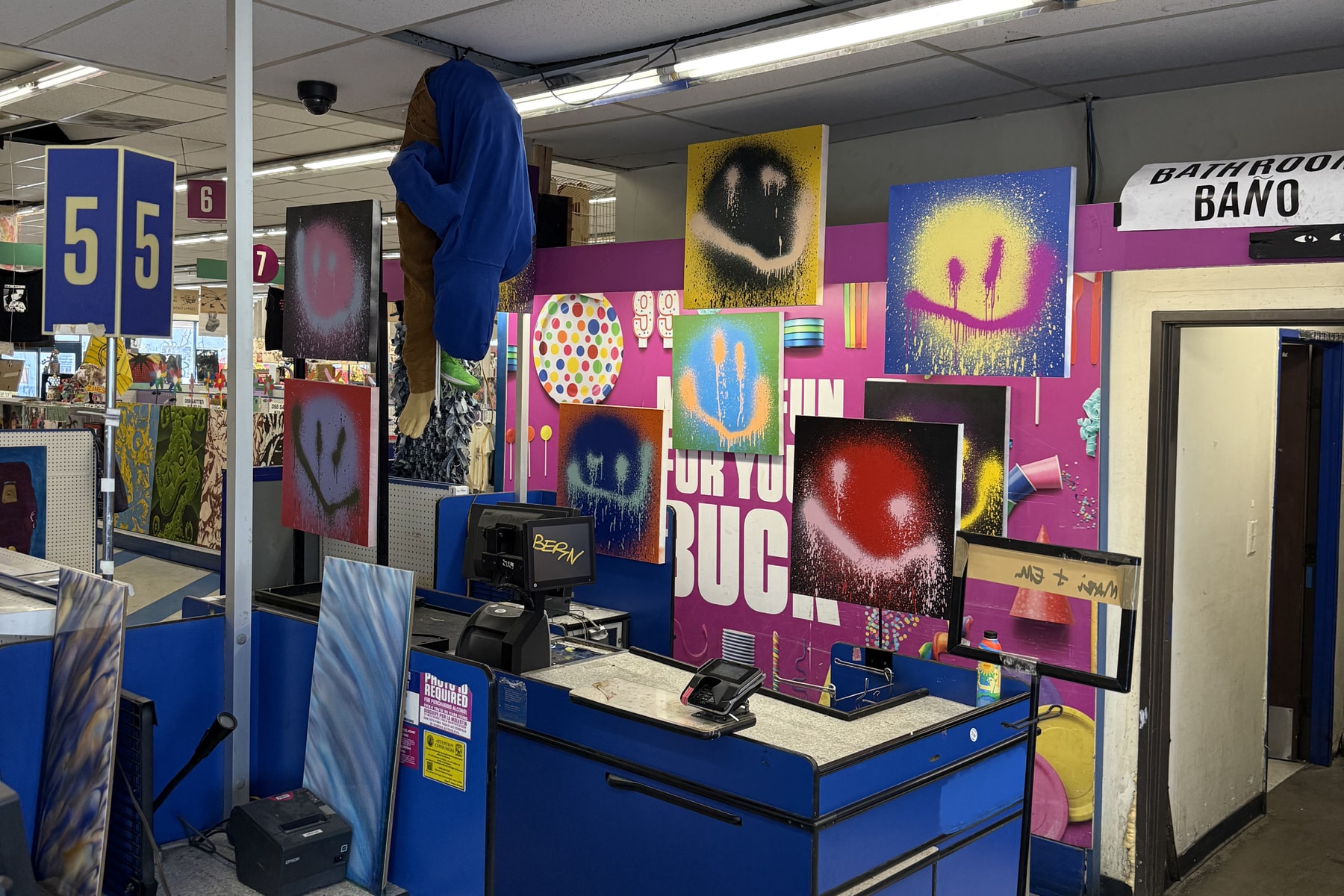 LA Art Week’s Hottest (Anti)Fair is an Abandoned Discount Store