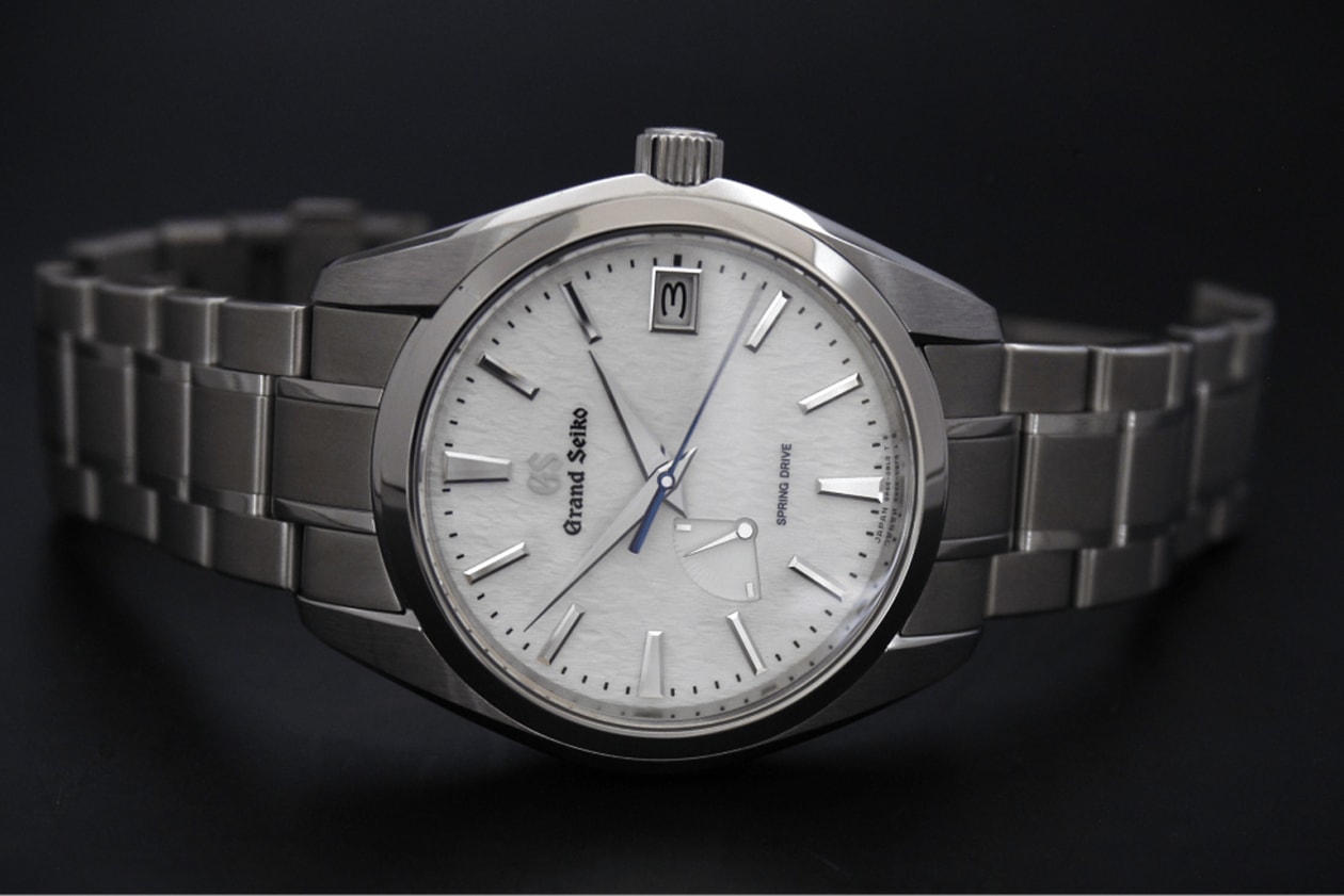 chrono24 watches timepieces vacheron rolex omega speedmaster zenith Chronomaster seiko grand seiko Professional Moonwatch IWC Ingenieur Automatic 40 cartier santos heritage collection 