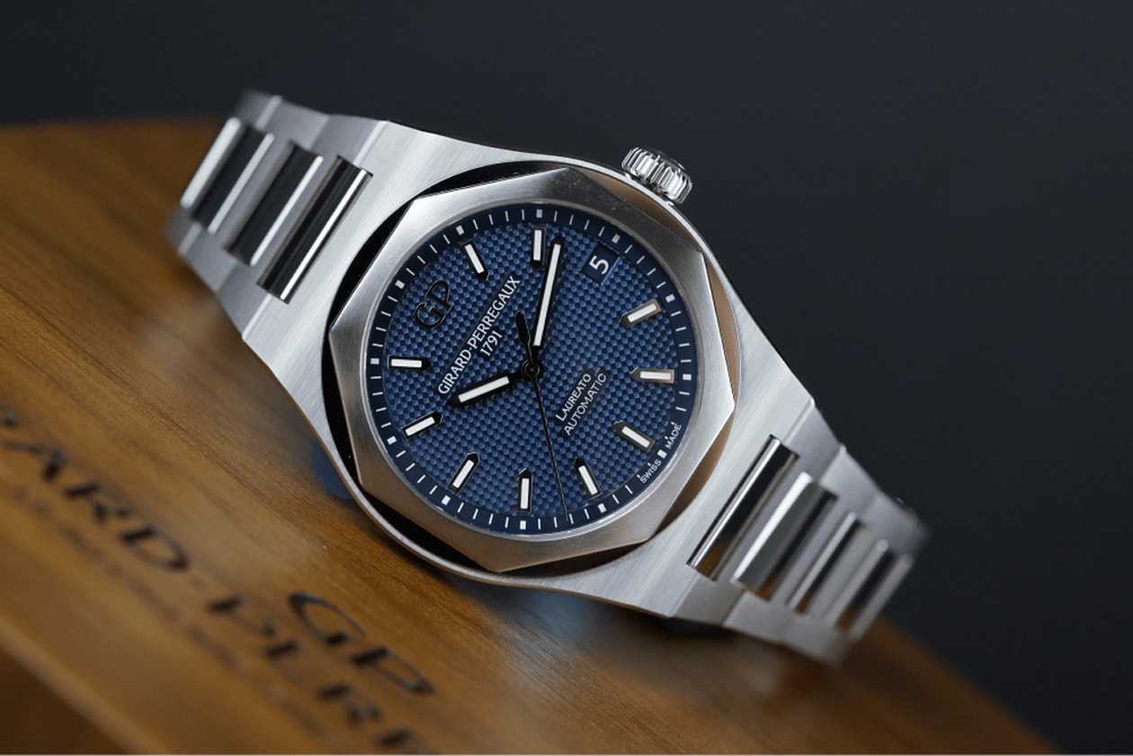 chrono24 watches timepieces vacheron rolex omega speedmaster zenith Chronomaster seiko grand seiko Professional Moonwatch IWC Ingenieur Automatic 40 cartier santos heritage collection 