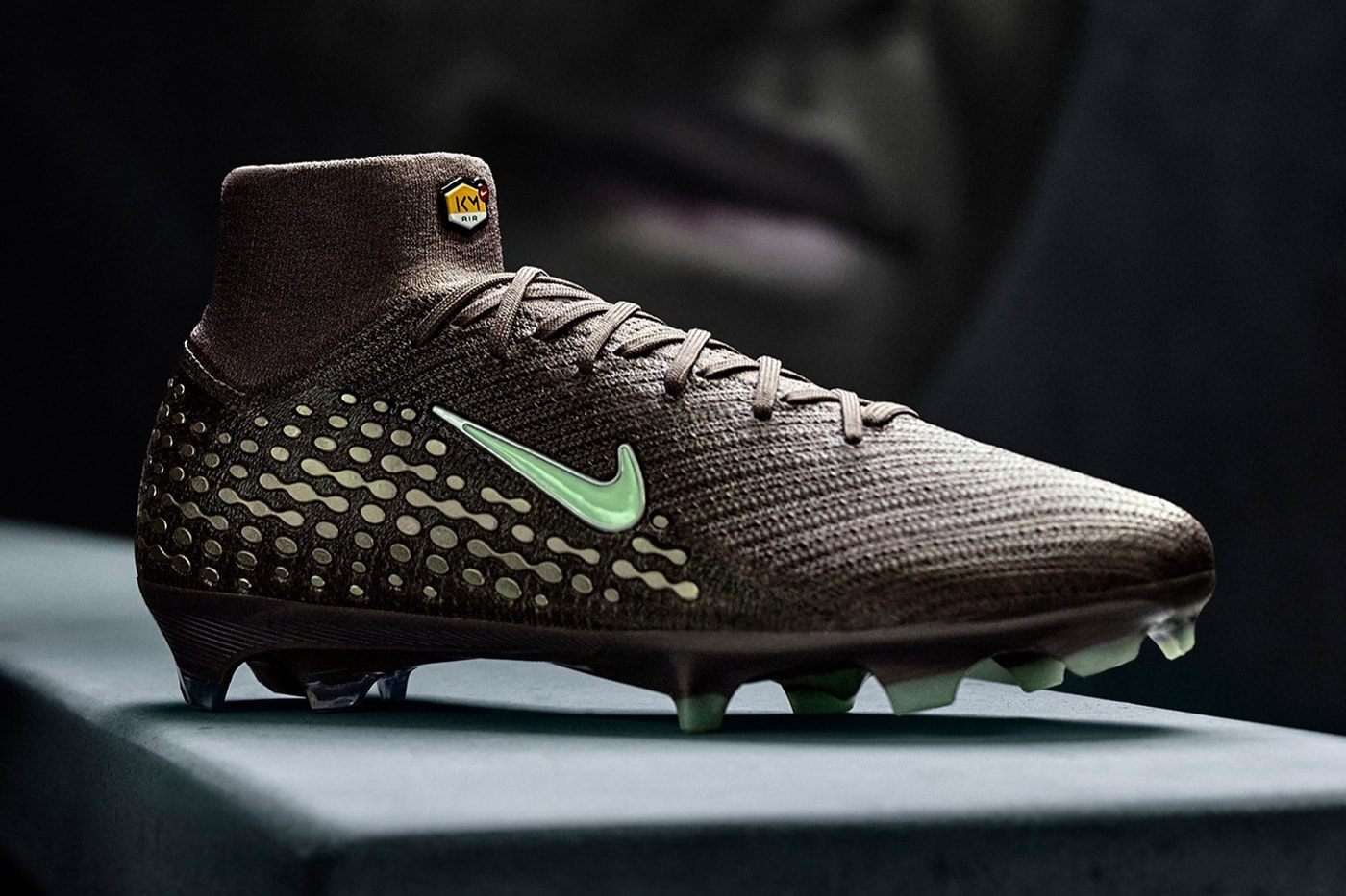 Mbappe x Nike Mercurial Superfly Plum Eclipse detail