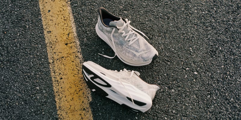 yeezy 700 static on feet