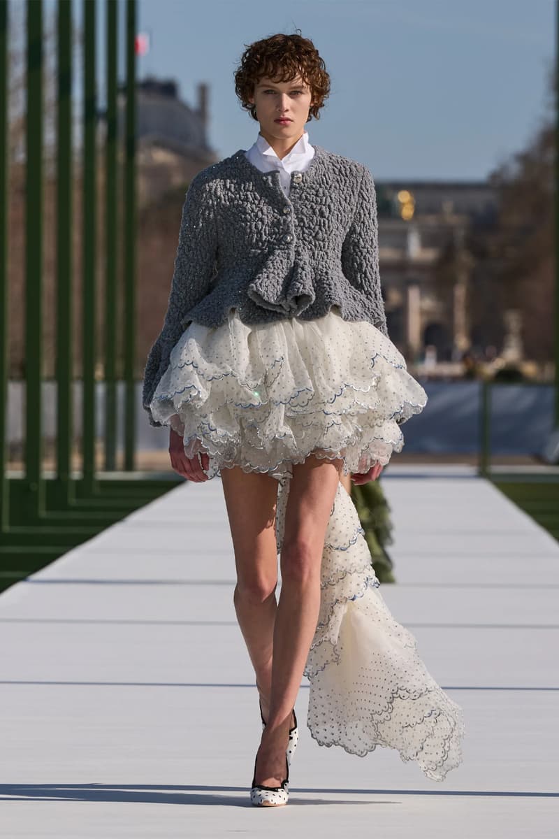 Dior FW26 Reimagines the Parisian Promenade Under Jonathan Anderson paris fashion week runway collection pfw 