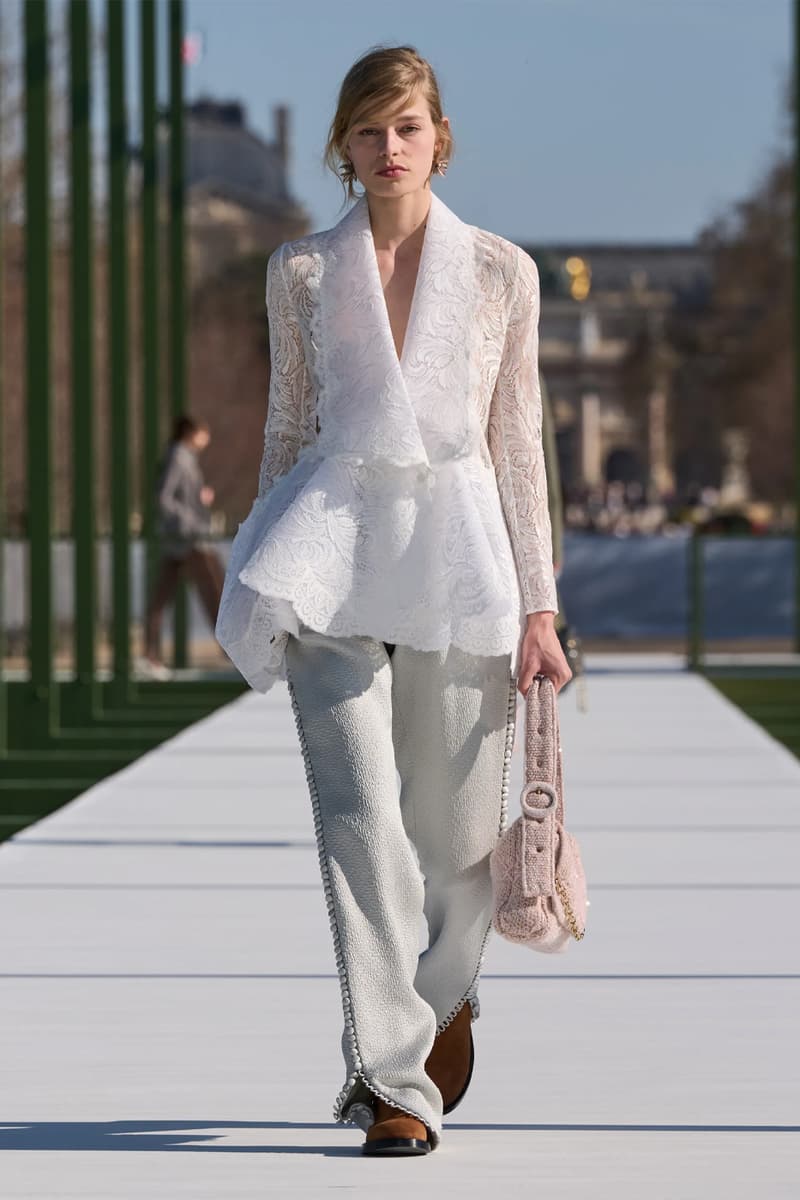 Dior FW26 Reimagines the Parisian Promenade Under Jonathan Anderson paris fashion week runway collection pfw 