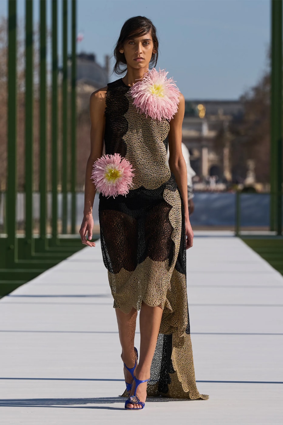 Dior FW26 Reimagines the Parisian Promenade Under Jonathan Anderson paris fashion week runway collection pfw 
