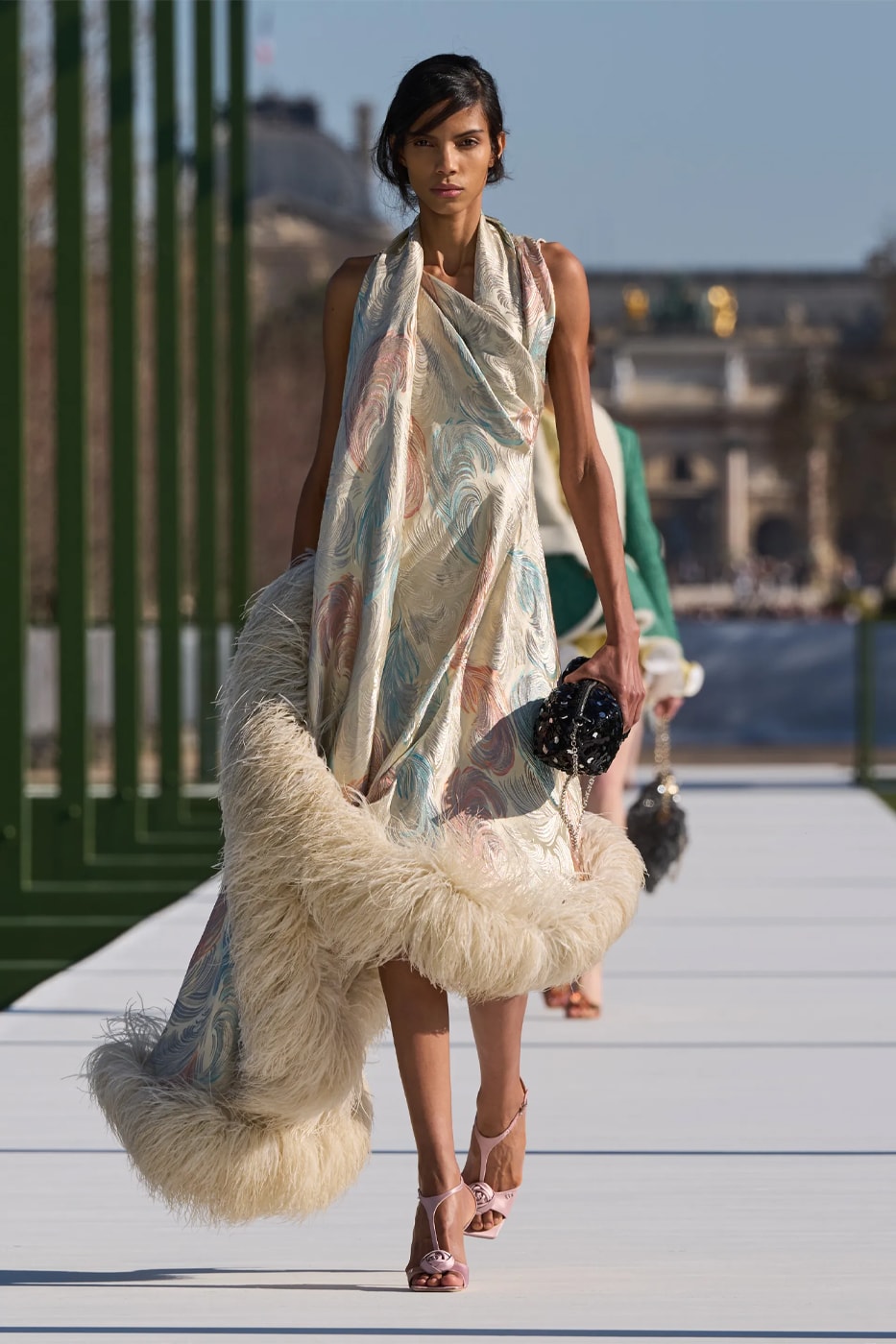 Dior FW26 Reimagines the Parisian Promenade Under Jonathan Anderson paris fashion week runway collection pfw 