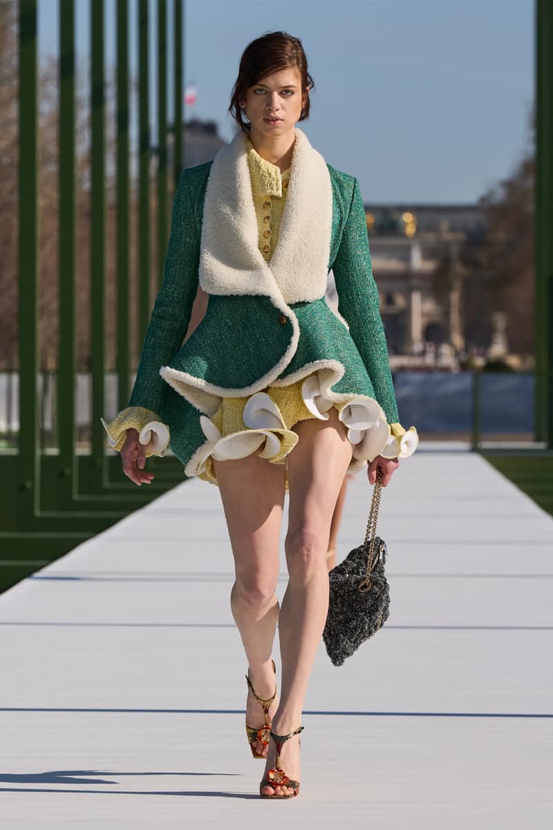 Dior FW26 Reimagines the Parisian Promenade Under Jonathan Anderson paris fashion week runway collection pfw 