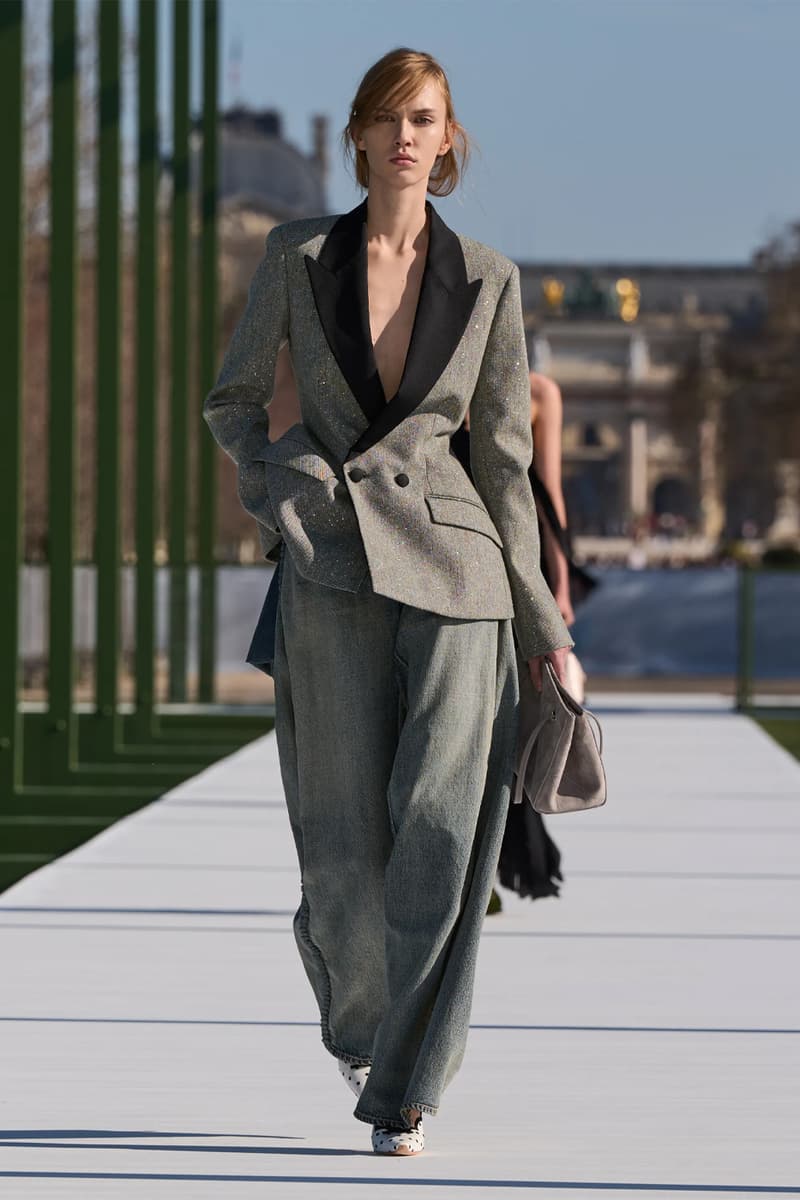 Dior FW26 Reimagines the Parisian Promenade Under Jonathan Anderson paris fashion week runway collection pfw 