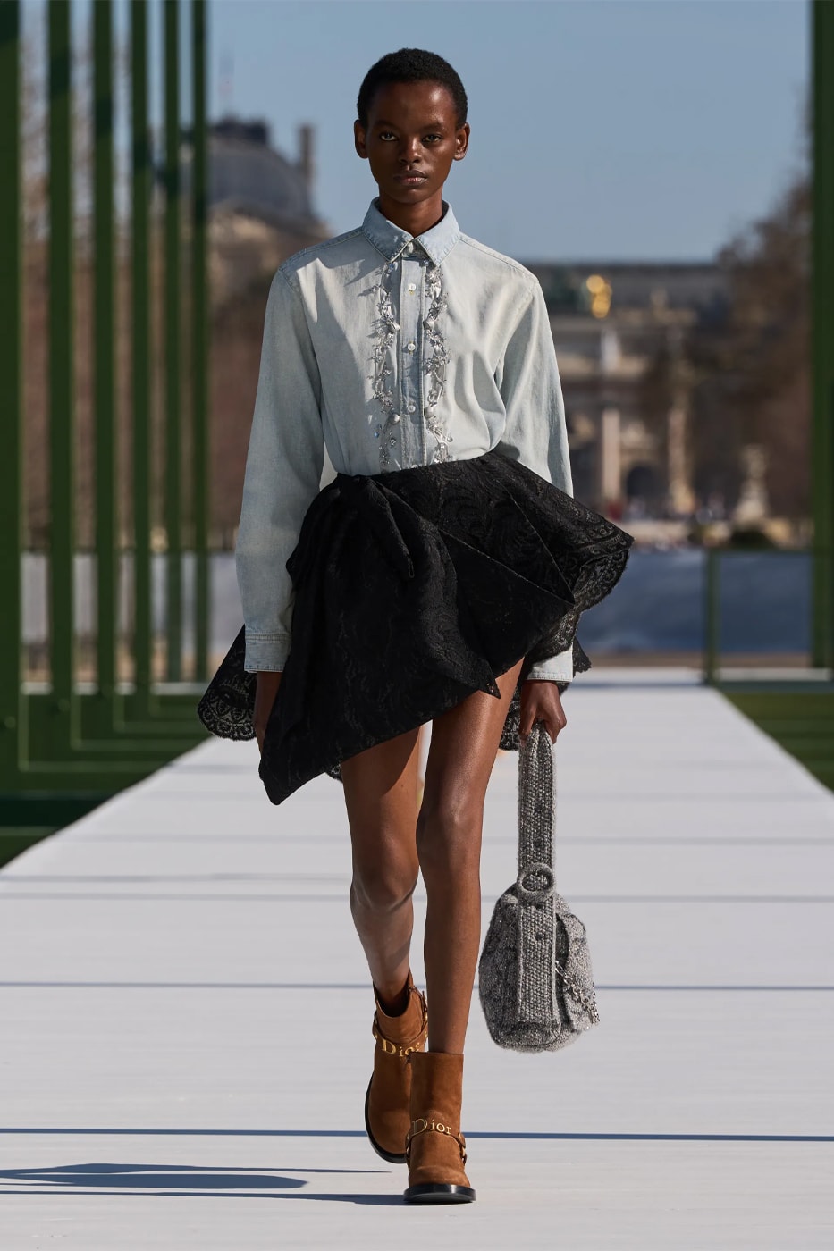 Dior FW26 Reimagines the Parisian Promenade Under Jonathan Anderson paris fashion week runway collection pfw 