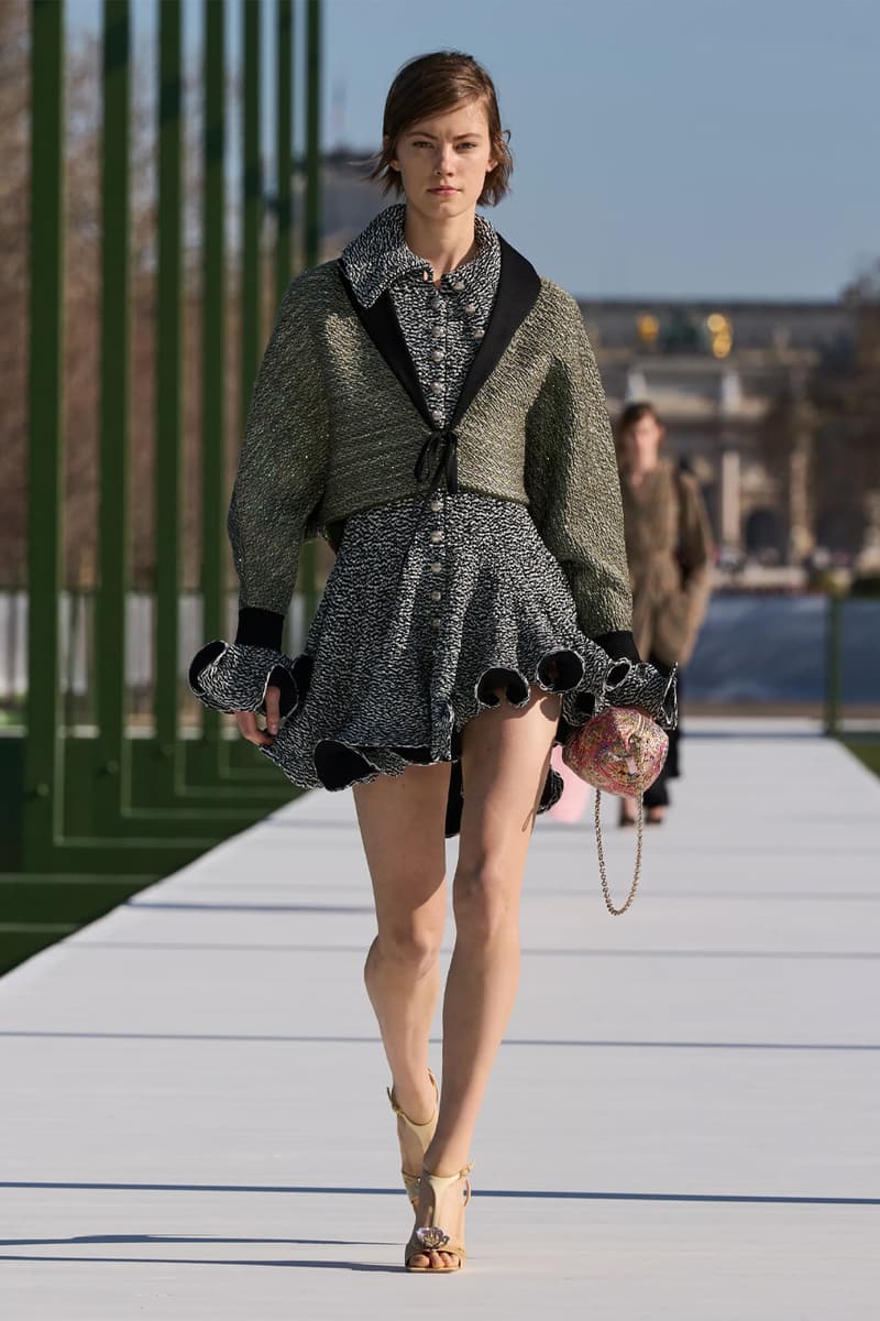 Dior FW26 Reimagines the Parisian Promenade Under Jonathan Anderson paris fashion week runway collection pfw 