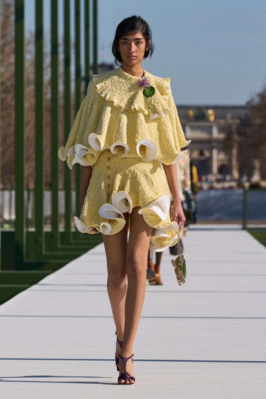 Dior FW26 Reimagines the Parisian Promenade Under Jonathan Anderson paris fashion week runway collection pfw 