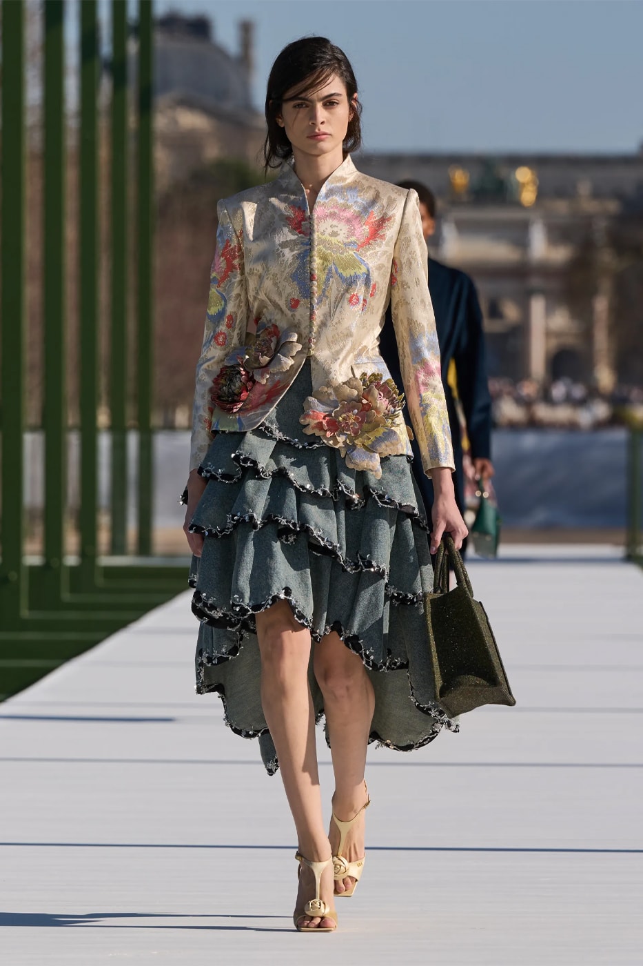 Dior FW26 Reimagines the Parisian Promenade Under Jonathan Anderson paris fashion week runway collection pfw 