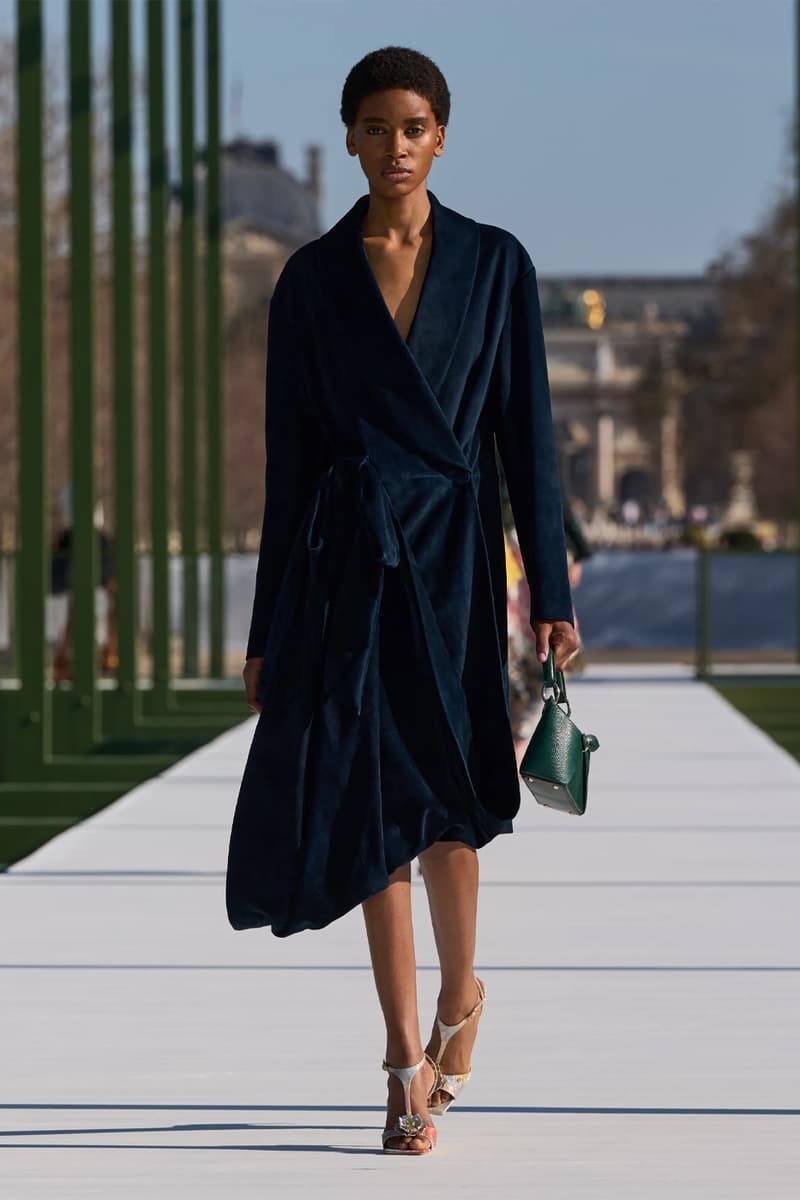 Dior FW26 Reimagines the Parisian Promenade Under Jonathan Anderson paris fashion week runway collection pfw 