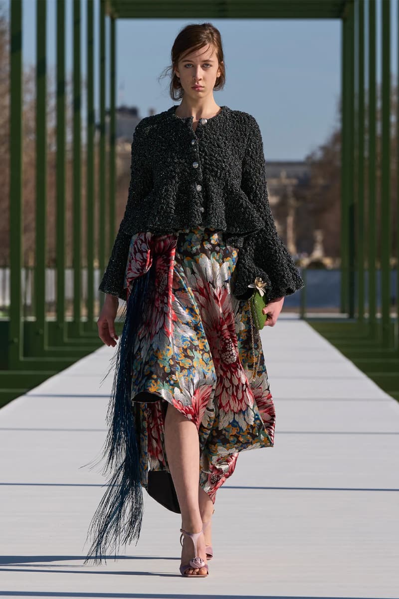 Dior FW26 Reimagines the Parisian Promenade Under Jonathan Anderson paris fashion week runway collection pfw 
