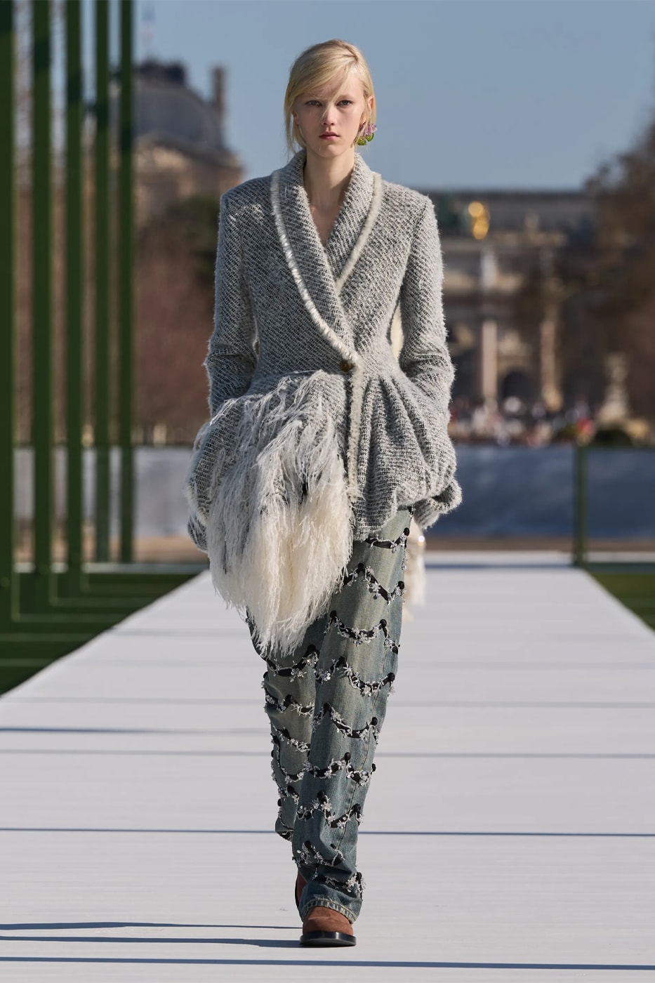 Dior FW26 Reimagines the Parisian Promenade Under Jonathan Anderson paris fashion week runway collection pfw 