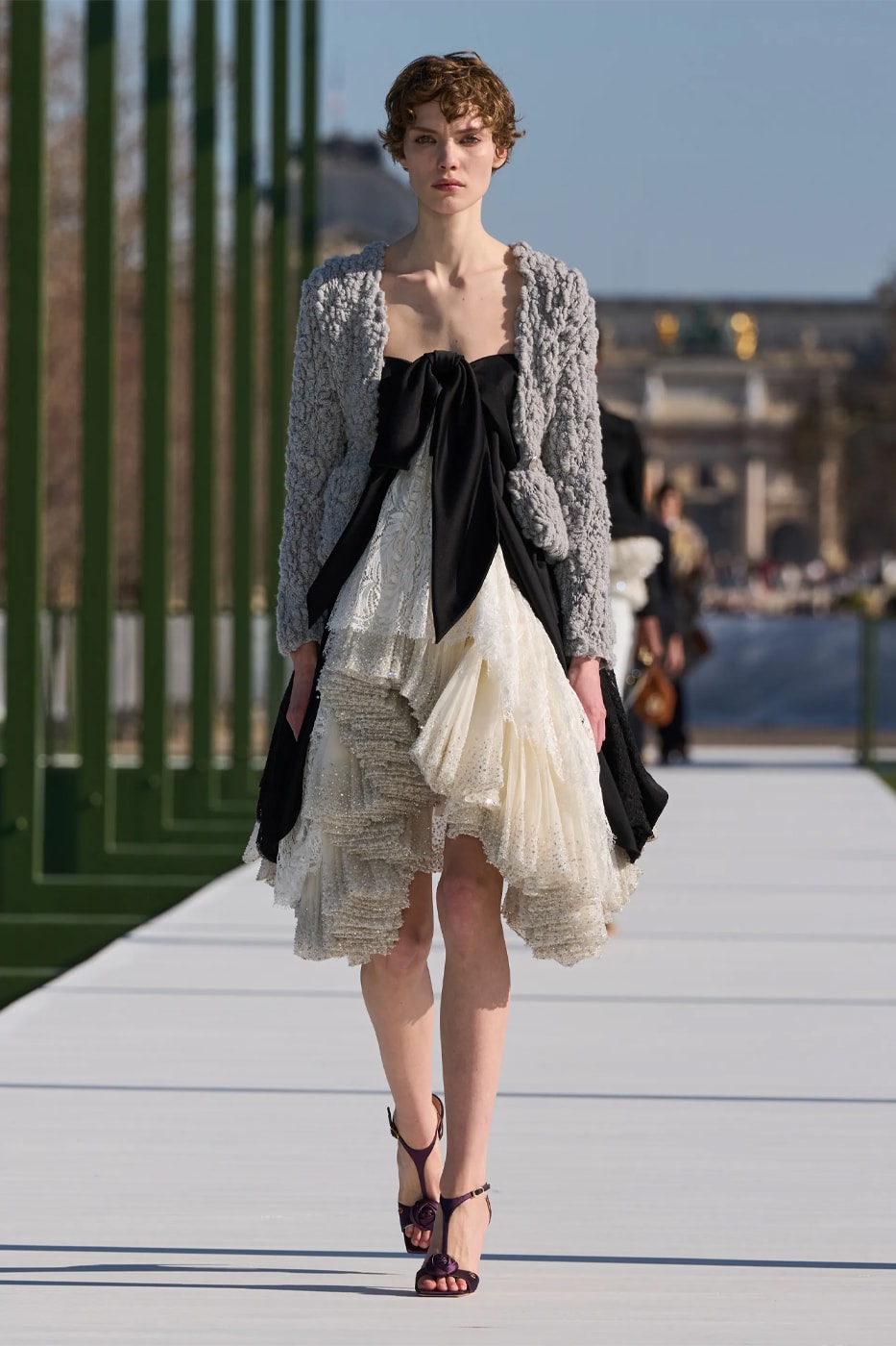 Dior FW26 Reimagines the Parisian Promenade Under Jonathan Anderson paris fashion week runway collection pfw 
