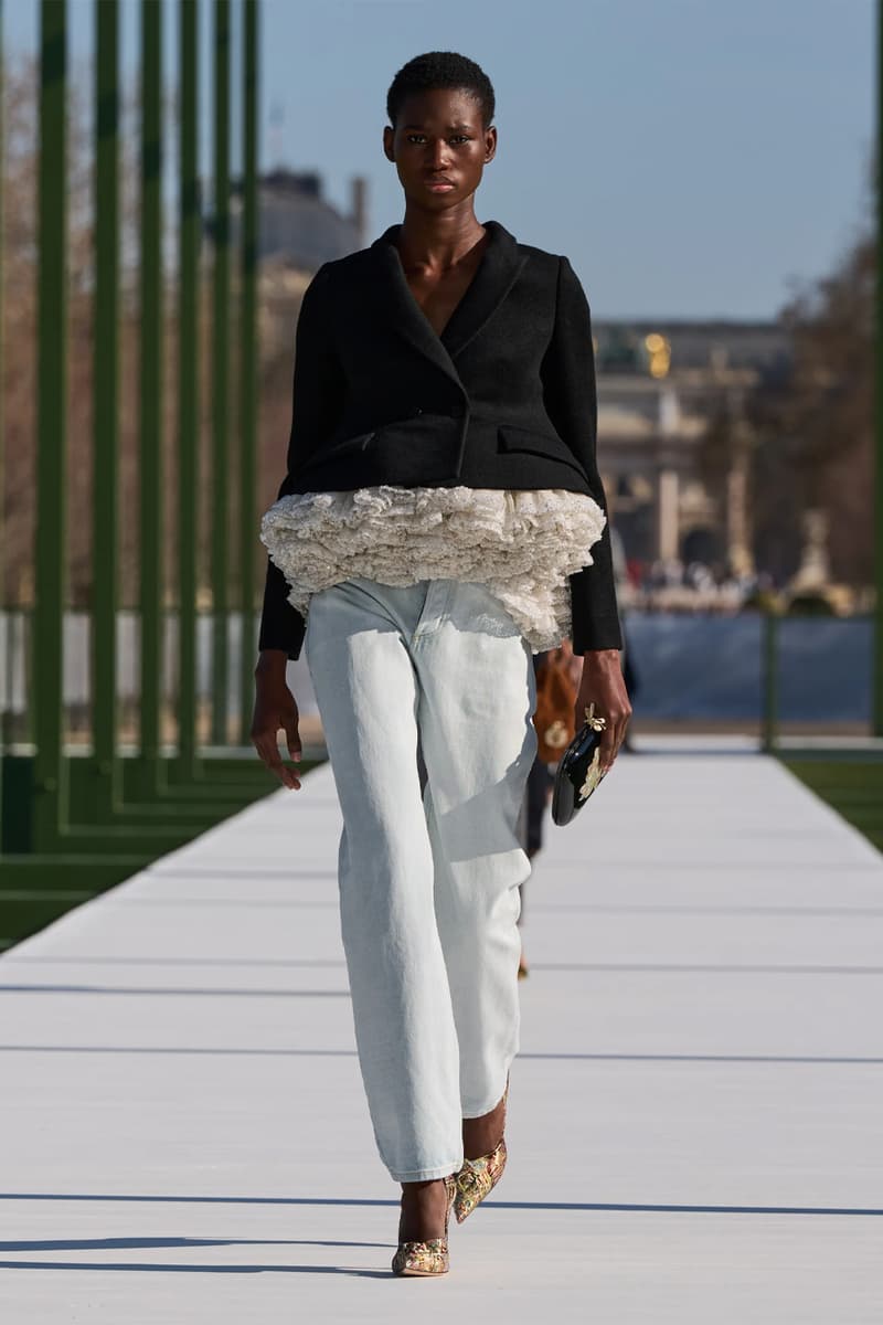 Dior FW26 Reimagines the Parisian Promenade Under Jonathan Anderson paris fashion week runway collection pfw 