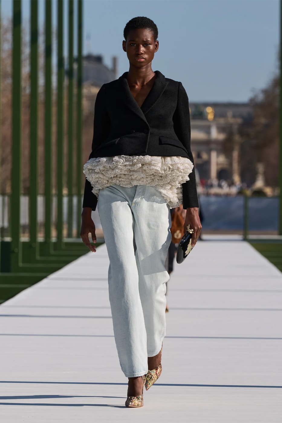 Dior FW26 Reimagines the Parisian Promenade Under Jonathan Anderson paris fashion week runway collection pfw 