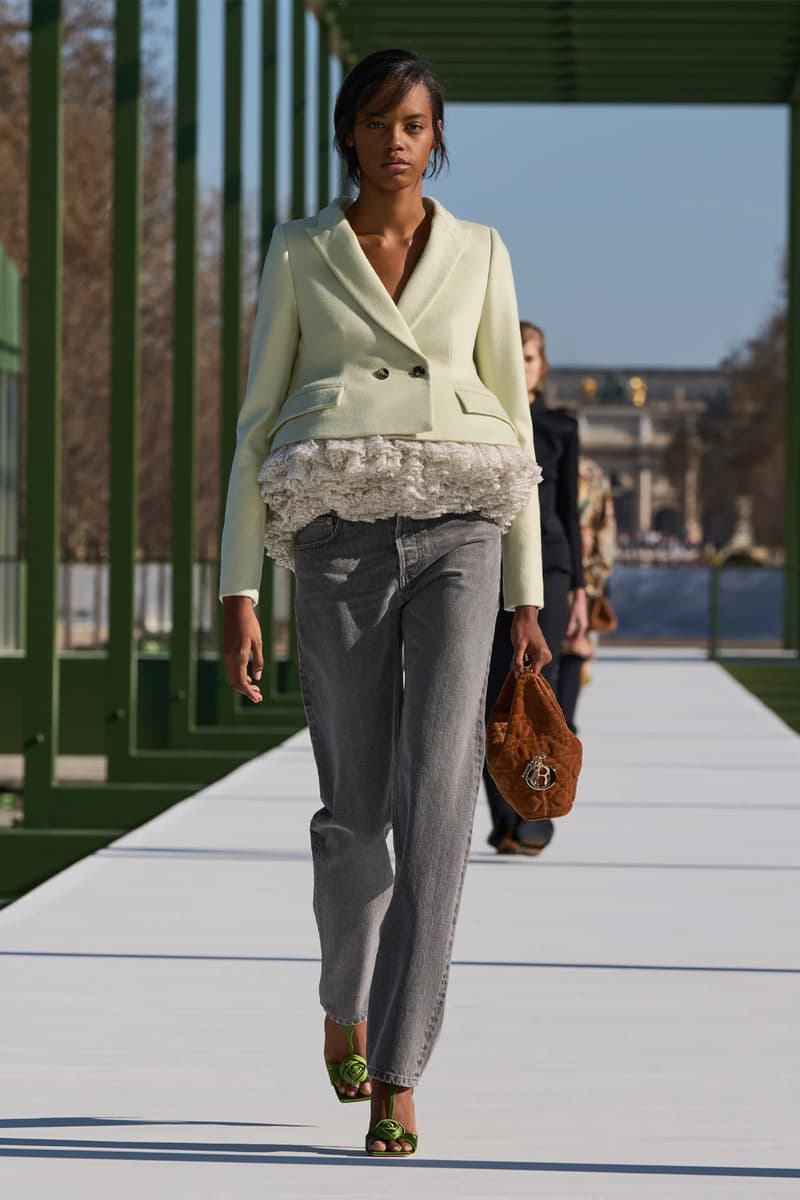 Dior FW26 Reimagines the Parisian Promenade Under Jonathan Anderson paris fashion week runway collection pfw 