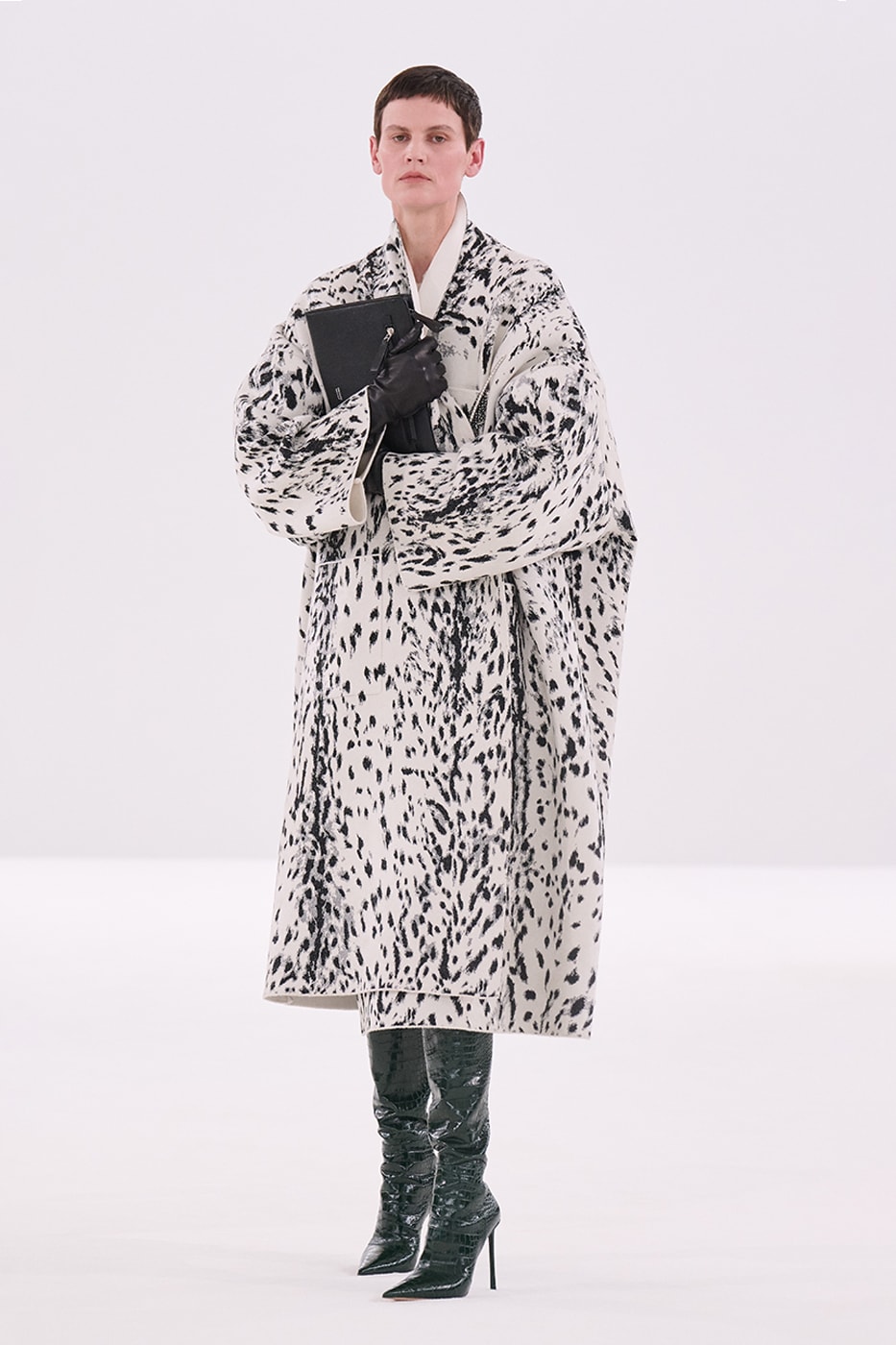 Tom Ford Haider Ackermann FW26 Paris Fashion Week Runway Collection looks Tom Ford FW26 Channels 'American Psycho' for a Masterclass in Sinister Seduction