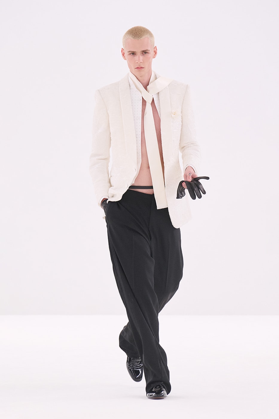 Tom Ford Haider Ackermann FW26 Paris Fashion Week Runway Collection looks Tom Ford FW26 Channels 'American Psycho' for a Masterclass in Sinister Seduction
