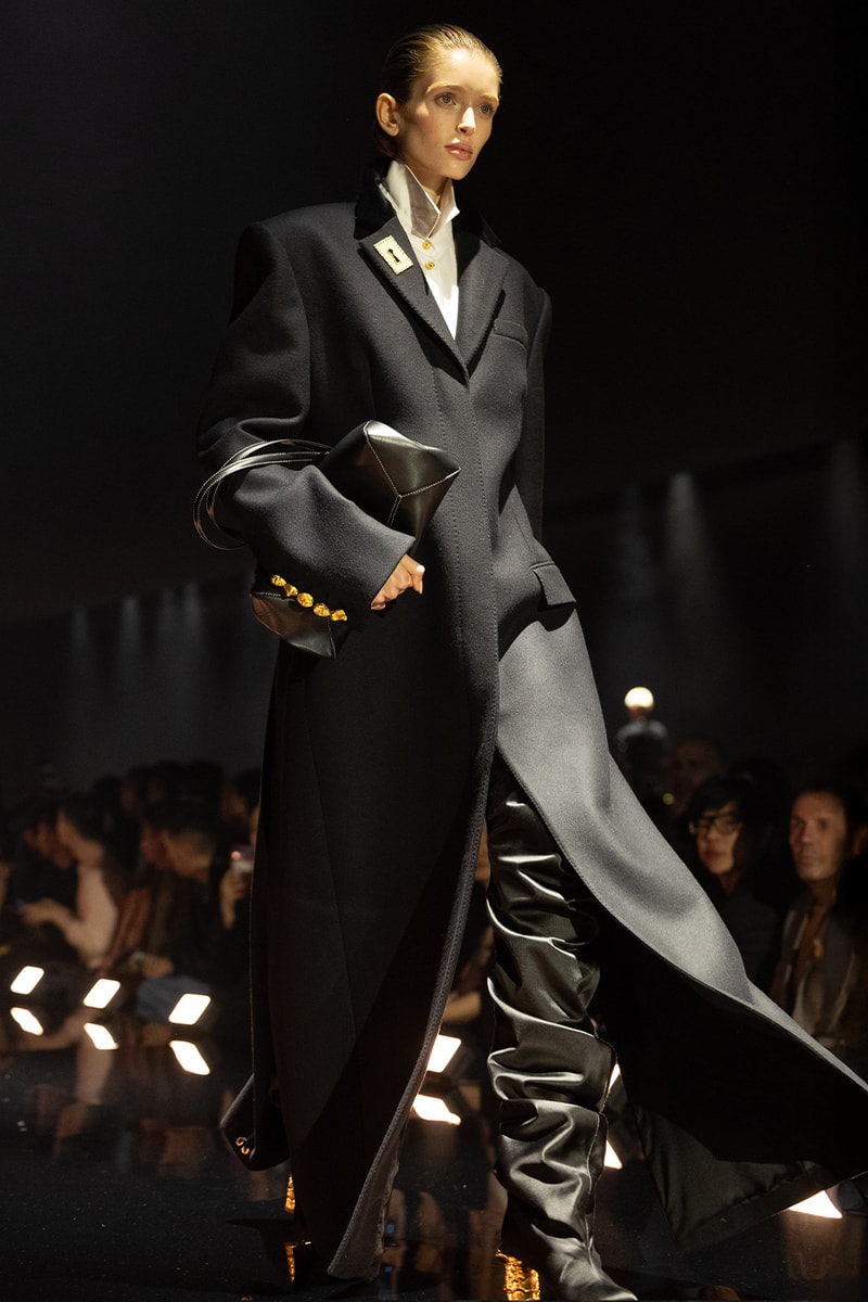 Daniel Roseberry Unlocks the Enigma of "The Sphynx" for Schiaparelli's Fall/Winter 2026 Collection paris fashion week