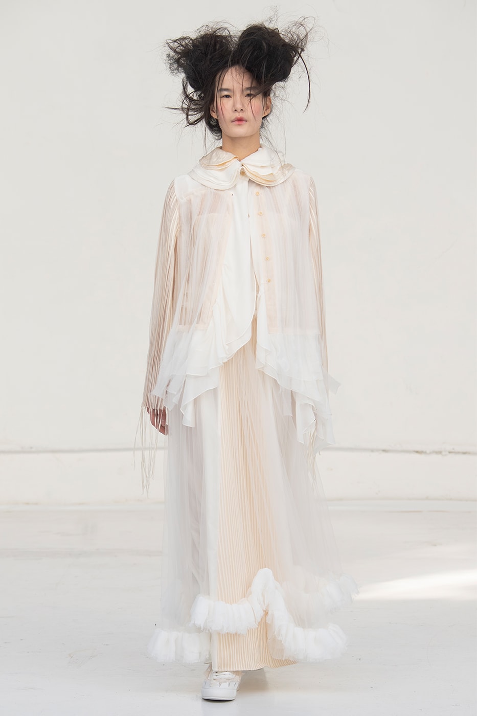 Caroline Hú FW26 Paris Fashion Week Collection Crocs Bae Clog collaboration runway