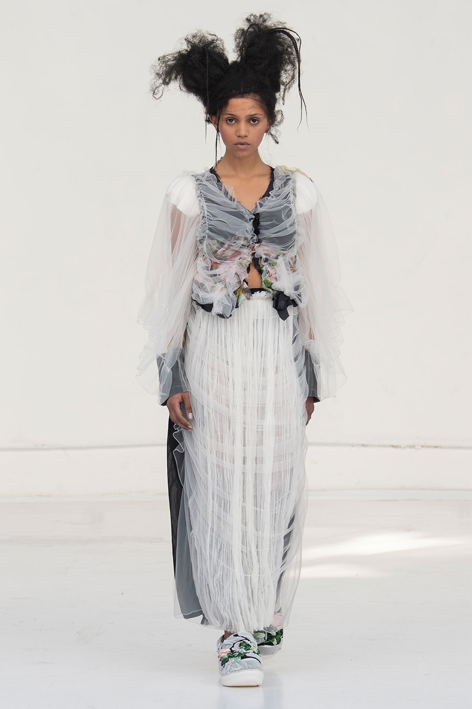 Caroline Hú FW26 Paris Fashion Week Collection Crocs Bae Clog collaboration runway