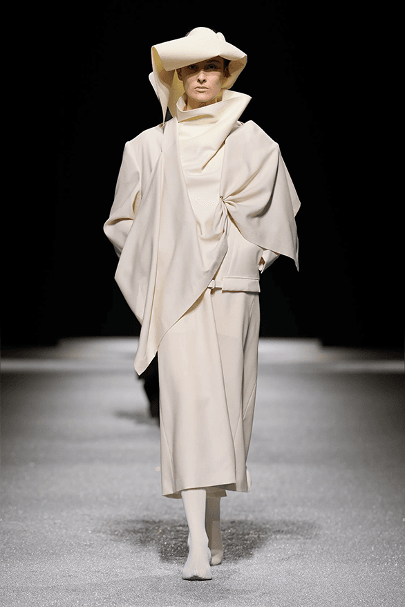 Issey Miyake Fall Winter 2026 Paris Fashion Week womenswear runway Satoshi Kondo