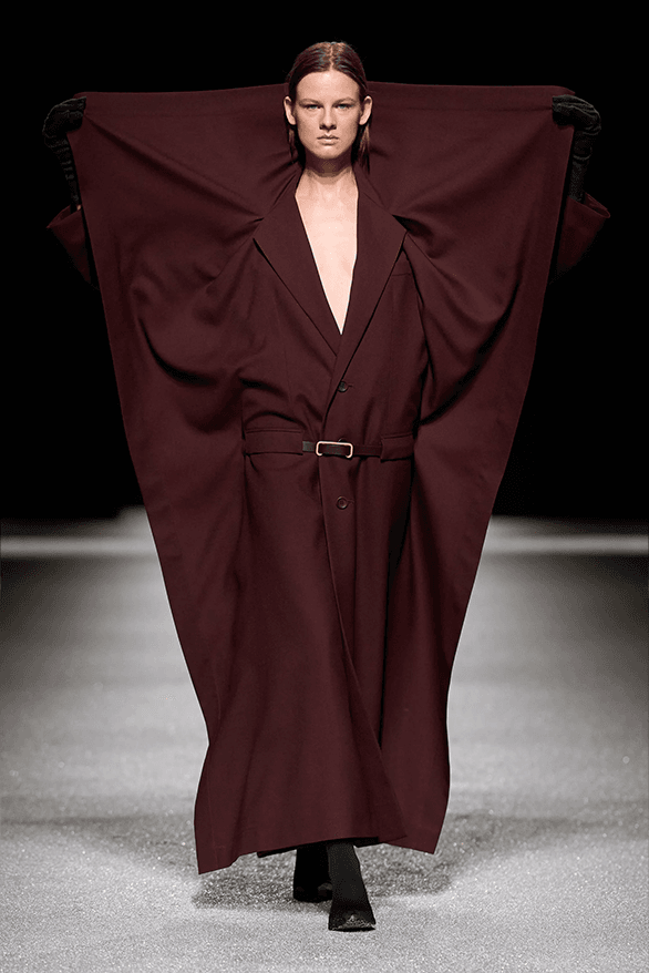 Issey Miyake Fall Winter 2026 Paris Fashion Week womenswear runway Satoshi Kondo