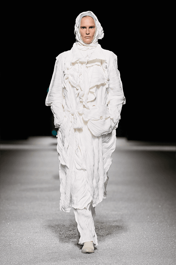 Issey Miyake Fall Winter 2026 Paris Fashion Week womenswear runway Satoshi Kondo