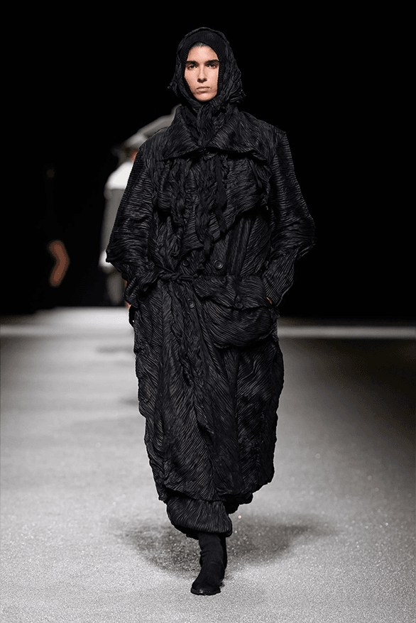 Issey Miyake Fall Winter 2026 Paris Fashion Week womenswear runway Satoshi Kondo