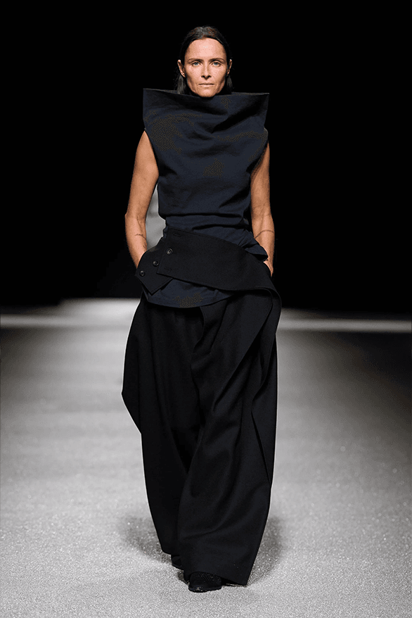 Issey Miyake Fall Winter 2026 Paris Fashion Week womenswear runway Satoshi Kondo