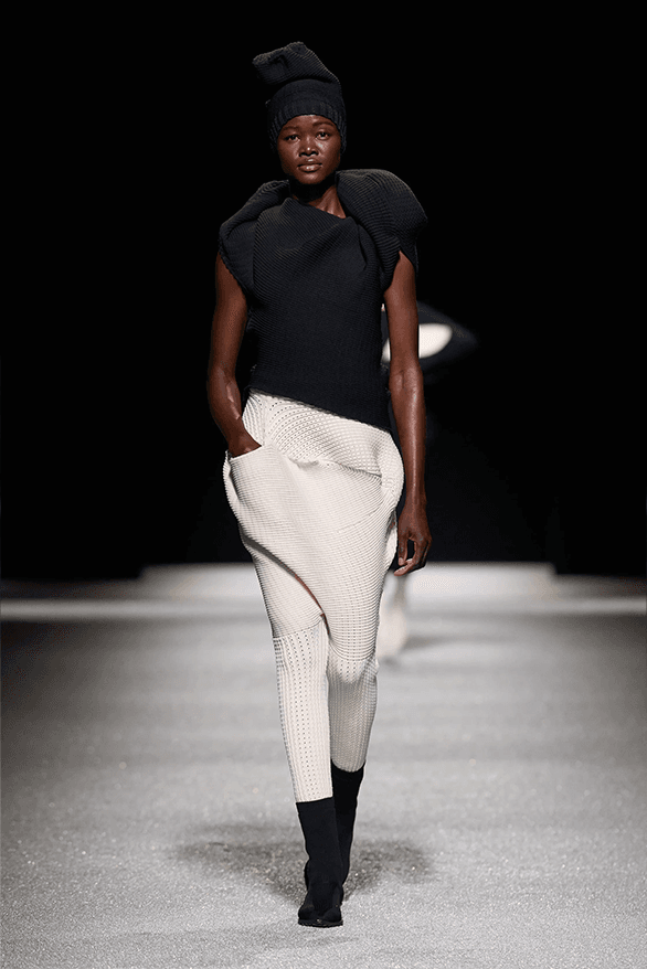Issey Miyake Fall Winter 2026 Paris Fashion Week womenswear runway Satoshi Kondo
