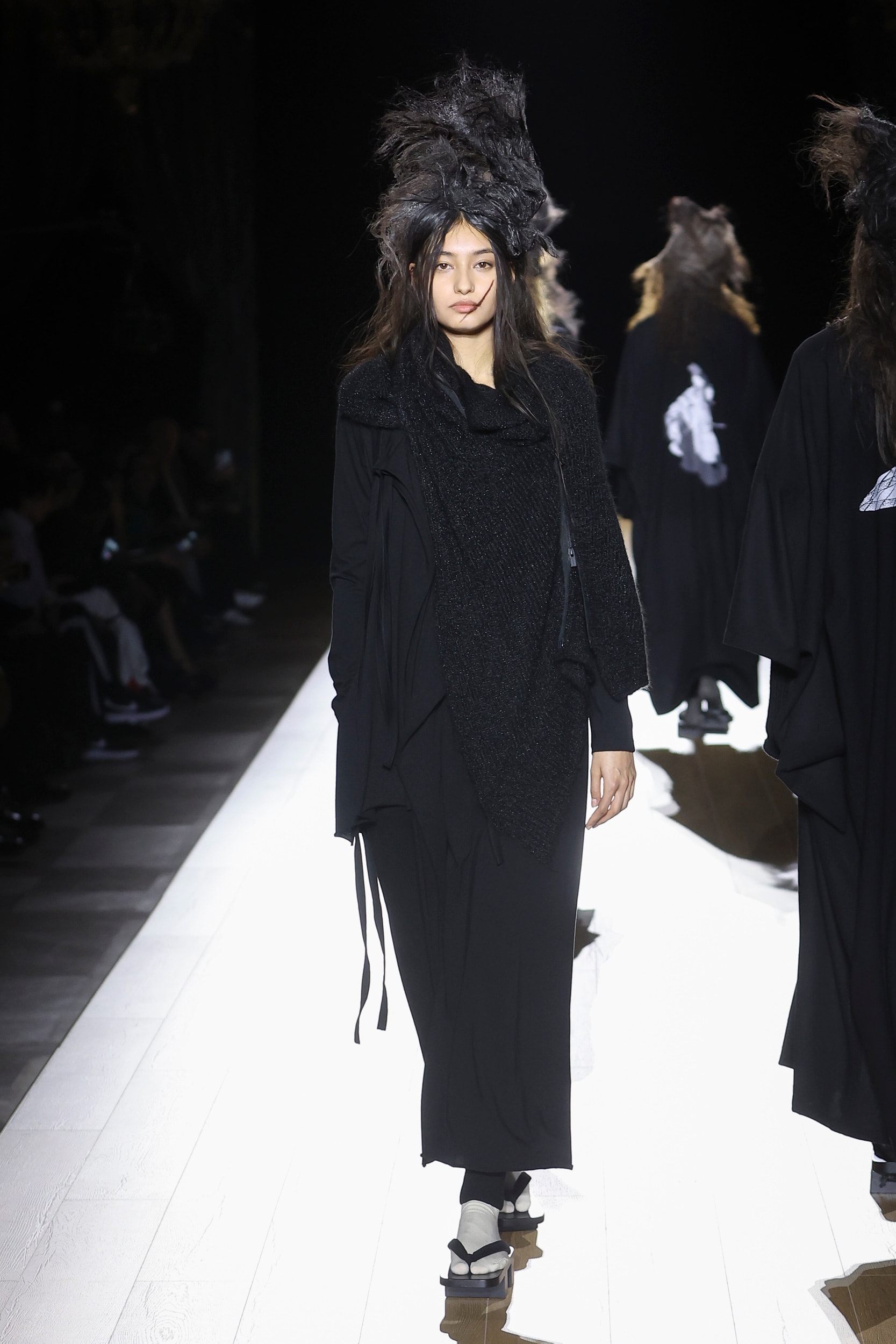 Yohji Yamamoto Fall Winter 2026 Paris Fashion Week womenswear runway
