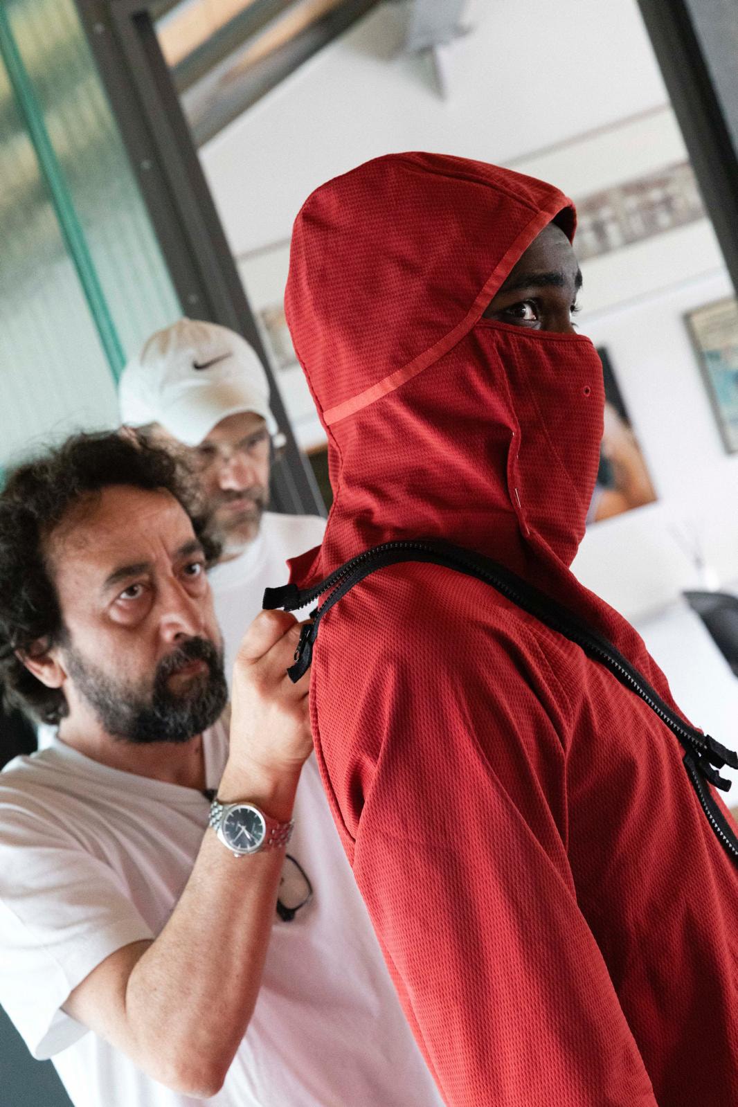 Stone Island 为 Dave《The Boy Who Played The Harp》巡演打造「Specially Made」专属舞台造型及限量发售信息