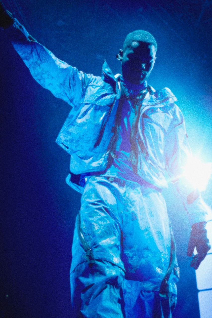 Stone Island 为 Dave《The Boy Who Played The Harp》巡演打造「Specially Made」专属舞台造型及限量发售信息