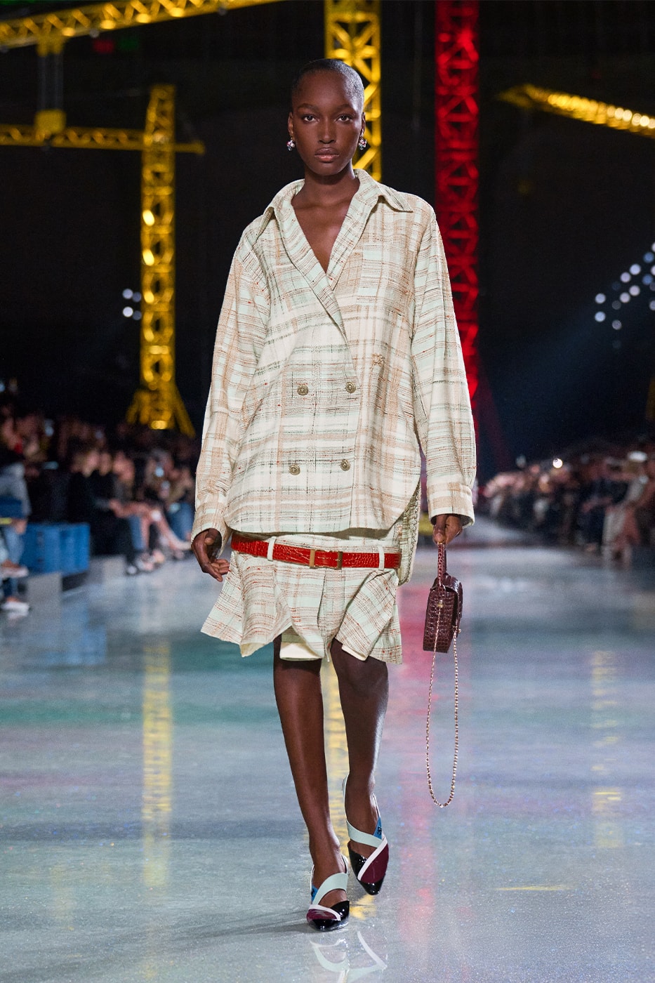 Chanel Embarks on a Dazzling Metamorphosis for Fall Winter 2026 pfw runway collection